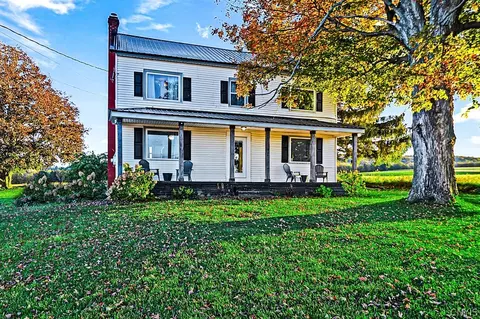 8896 Red Hill Rd, New Hartford, NY 13413