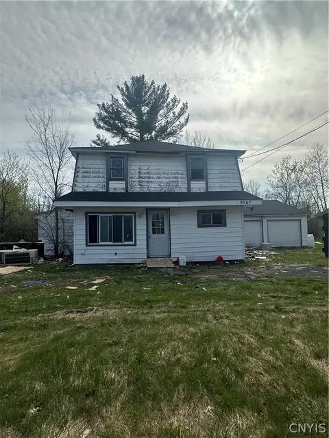 9567 Black Creek Rd, Brewerton, NY 13029