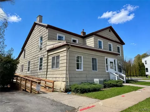 15 Sullivan St, Cazenovia, NY 13035