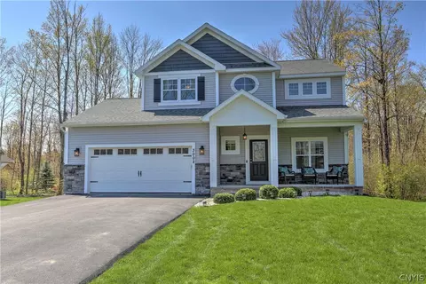 3002 Verona Ct, Lysander, NY 13027