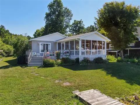 44958 Rock Baie N, Orleans, NY 13640