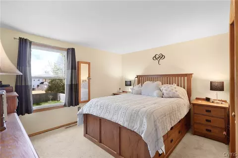 Bedroom - 7782 Patchmark Ln, Cicero, NY 13039 photo 1 of 5