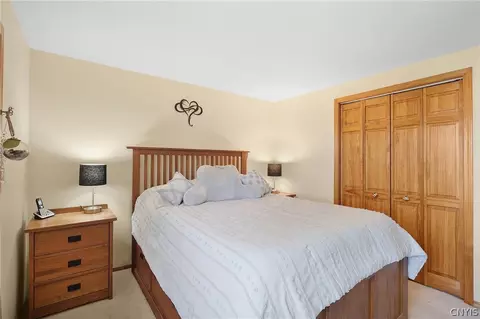 Bedroom - 7782 Patchmark Ln, Cicero, NY 13039 photo 2 of 5
