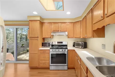 Kitchen - 7782 Patchmark Ln, Cicero, NY 13039 photo 1 of 2
