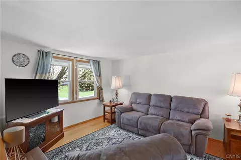 Living - 7782 Patchmark Ln, Cicero, NY 13039 photo 2 of 2