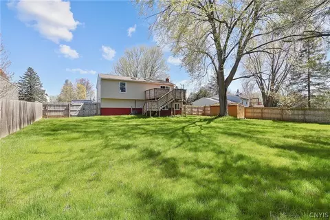 Exterior - 7782 Patchmark Ln, Cicero, NY 13039 photo 3 of 4