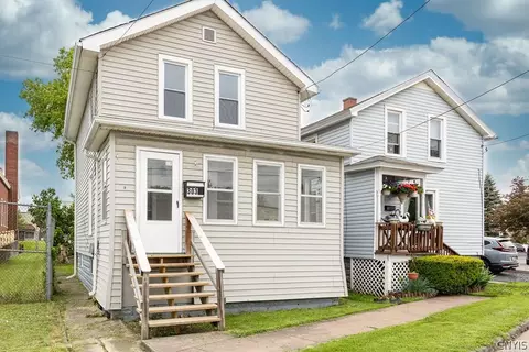 303 Diamond St, Lenox, NY 13032