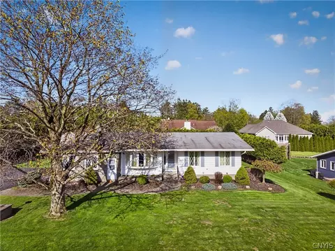 8 Bayberry Ln, Whitestown, NY 13492