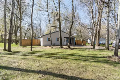 21945 Admirals, Le Ray, NY 13601