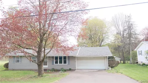 2777 Mohawk St, Paris, NY 13456