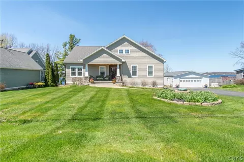 21011 Storrs Rd, Hounsfield, NY 13685