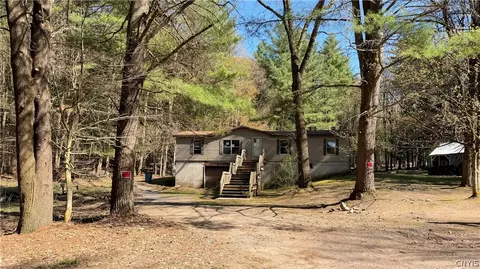 8442 Halstead Rd, Vienna, NY 13308