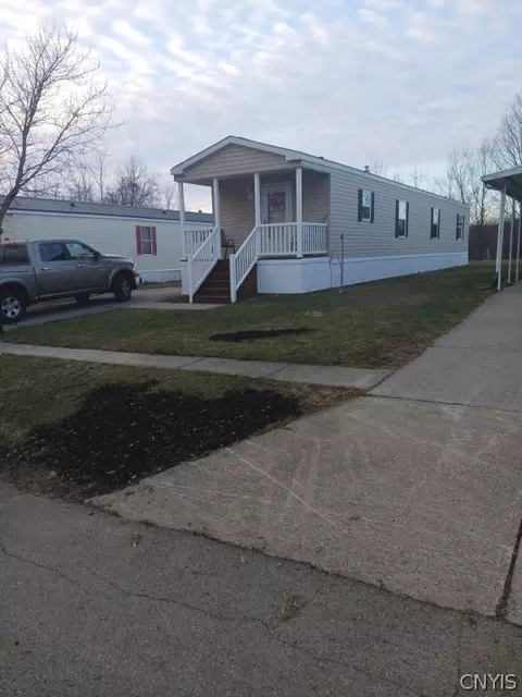 820 Thomas Ln, Evans, NY 14006