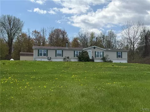 5 Clear Springs Dr, Oswego, NY 13126