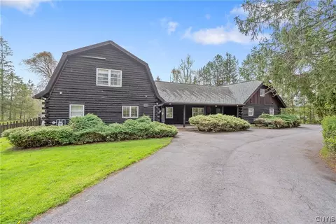 3700 Hayes Rd, Lysander, NY 13027