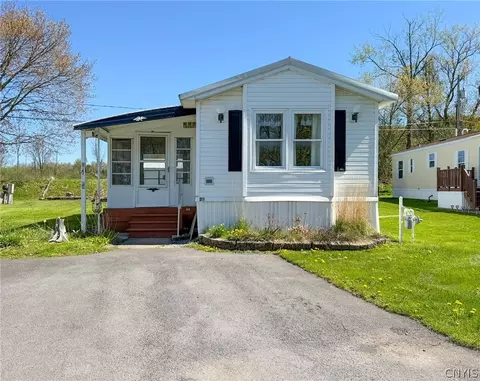 38 Pine Cir, Paris, NY 13456