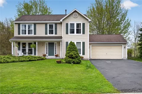 55 Chaucer Cir, Lysander, NY 13027