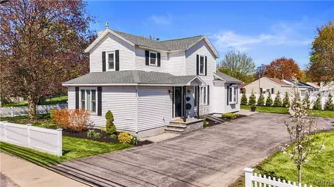 142 N Burdick St, Fayetteville, NY 13066