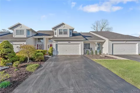3677 Black Brant Dr, Liverpool, NY 13090