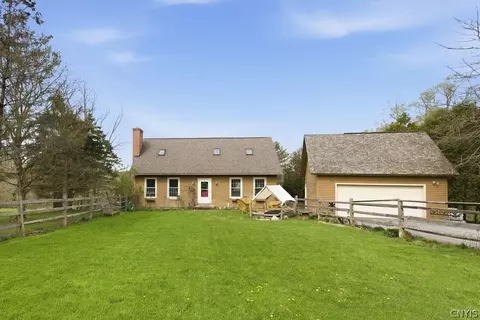 4017 East Rd, Cazenovia, NY 13035