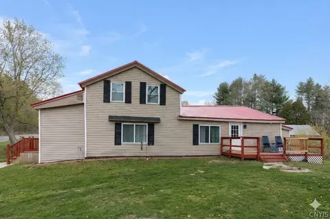 11 Kingdom Rd, Volney, NY 13126