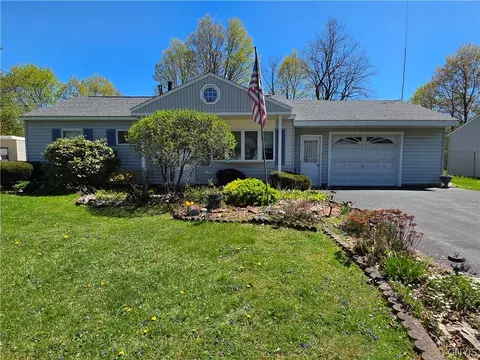 18 Walnut Dr, Whitestown, NY 13492