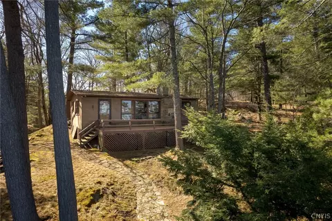 559 Indian Point Rd, Hammond, NY 13646