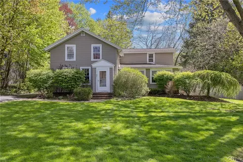 4 Lynacres Blvd, Fayetteville, NY 13066