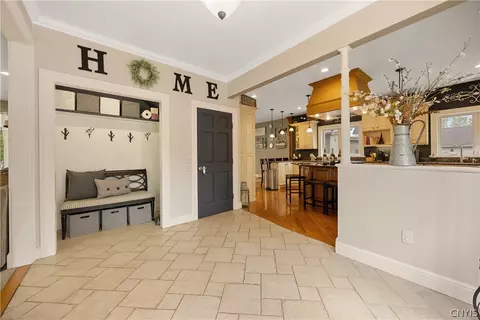 Entry Way - 78 Seneca Ave, Oneida, NY 13421 photo 3 of 4