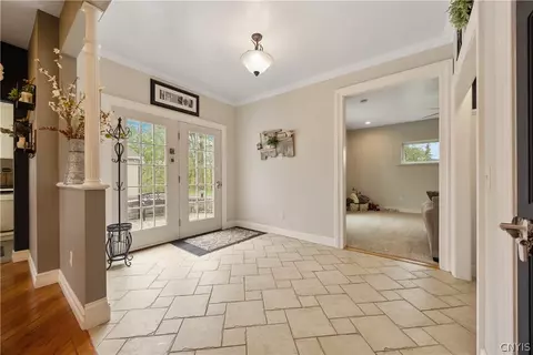 Entry Way - 78 Seneca Ave, Oneida, NY 13421 photo 2 of 4