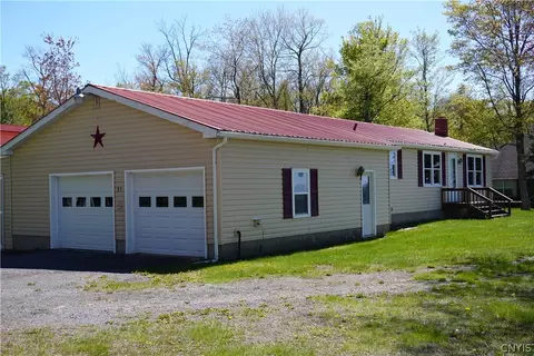 91 Banjo Ln, Scriba, NY 13126