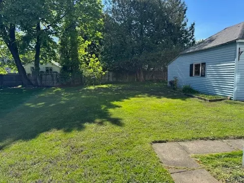 Exterior - 526 Broadway, Oneida, NY 13421 photo 6 of 8