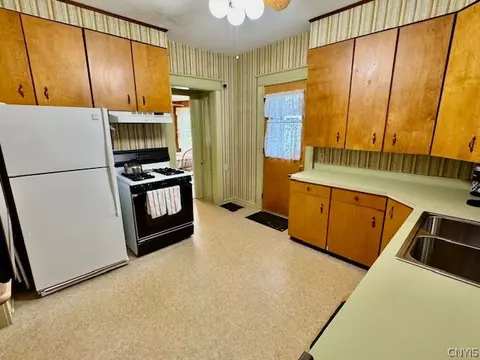 Kitchen - 526 Broadway, Oneida, NY 13421 photo 2 of 2