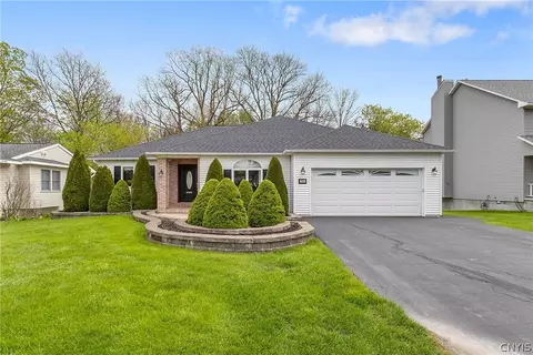 504 Blueberry Ln, Geddes, NY 13219