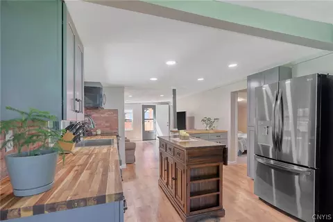 Kitchen - 2195 Kellogg Rd, Lysander, NY 13027 photo 2 of 5