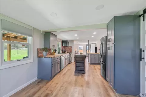 Entry Way - 2195 Kellogg Rd, Lysander, NY 13027 photo 2 of 2