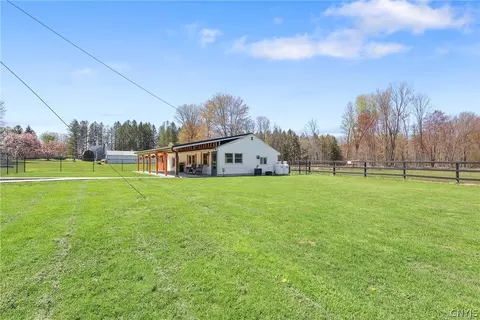 Exterior - 2195 Kellogg Rd, Lysander, NY 13027 photo 6 of 9