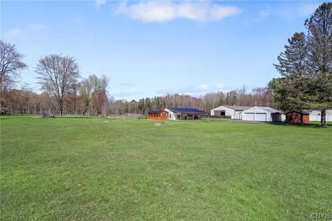 Exterior - 2195 Kellogg Rd, Lysander, NY 13027 photo 8 of 9