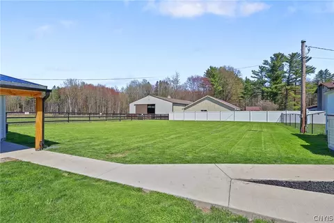 Exterior - 2195 Kellogg Rd, Lysander, NY 13027 photo 5 of 9