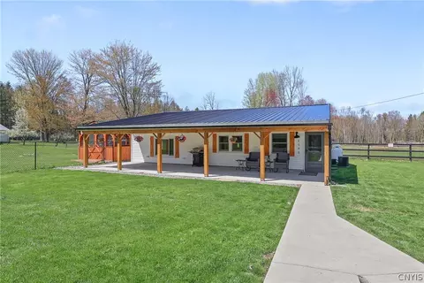 Exterior - 2195 Kellogg Rd, Lysander, NY 13027 photo 2 of 9