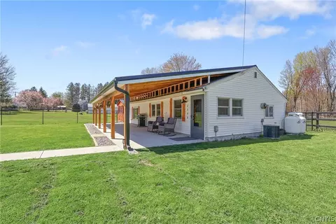 Exterior - 2195 Kellogg Rd, Lysander, NY 13027 photo 4 of 9