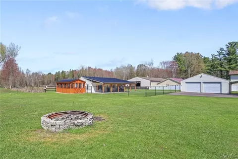 Exterior - 2195 Kellogg Rd, Lysander, NY 13027 photo 7 of 9