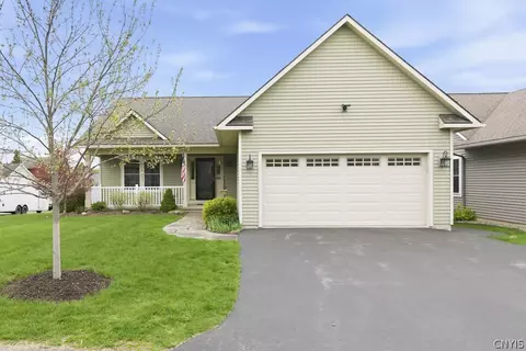 106 Linenhall St, Camillus, NY 13031