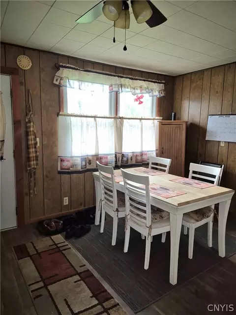 Dining - 9455 Boyd Rd, Annsville, NY 13471 photo 1 of 3