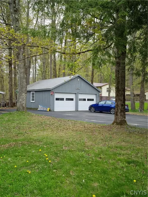 Exterior - 9455 Boyd Rd, Annsville, NY 13471 photo 2 of 5