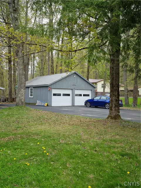 Exterior - 9455 Boyd Rd, Annsville, NY 13471 photo 2 of 5
