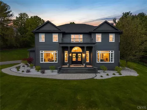 4595 Bloomsbury Dr, Onondaga, NY 13215