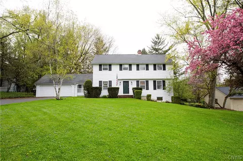 512 Maple Dr, Fayetteville, NY 13066