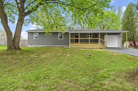 7 Gooseberry Ln, Liverpool, NY 13090
