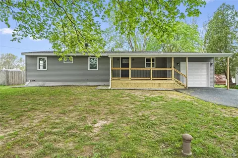 7 Gooseberry Ln, Liverpool, NY 13090